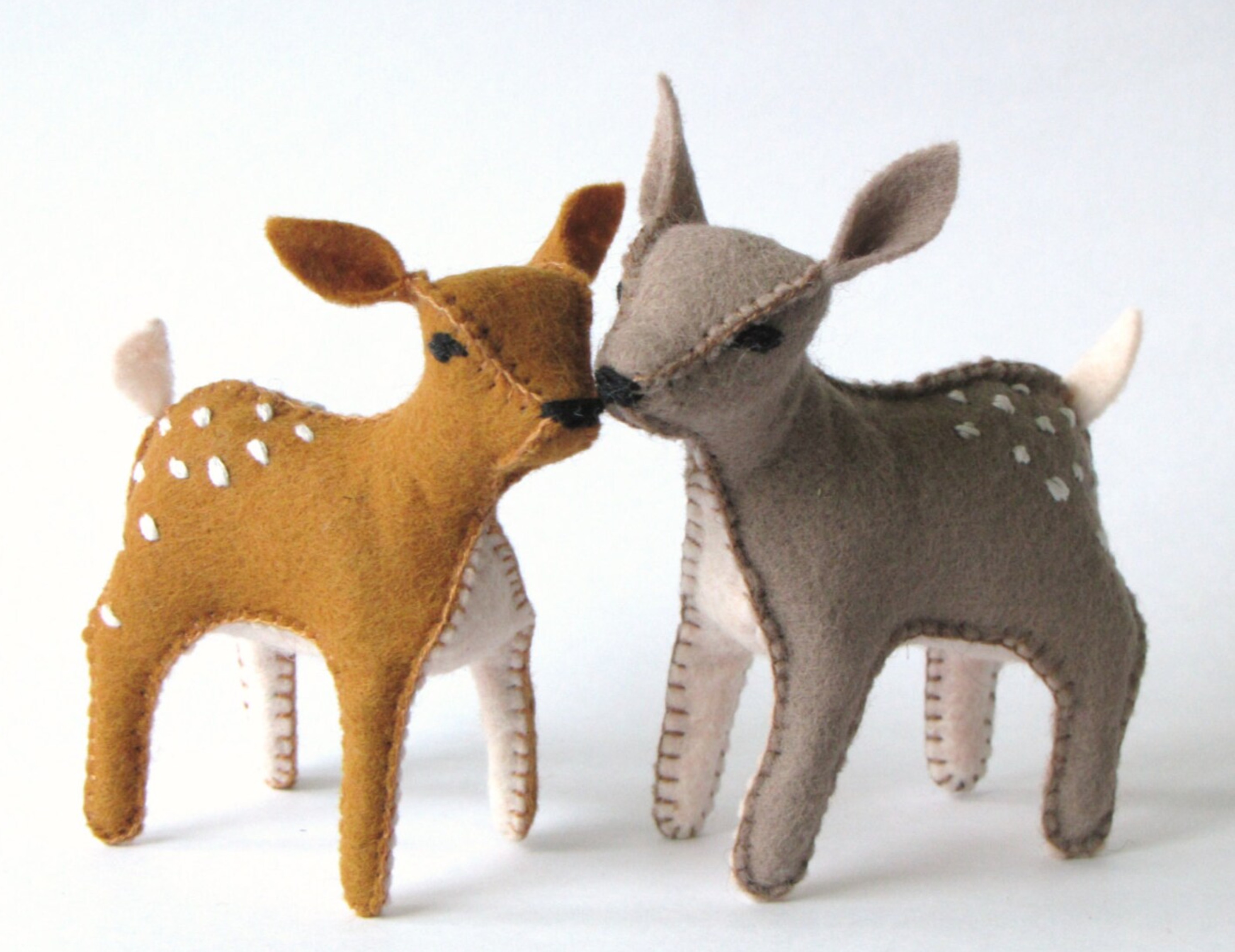 Cute Felt Animal Patterns | Animals to Make Out of Felt | Felt Animal Patterns Free | 20+ fun patterns on the Six Clever Sisters blog!